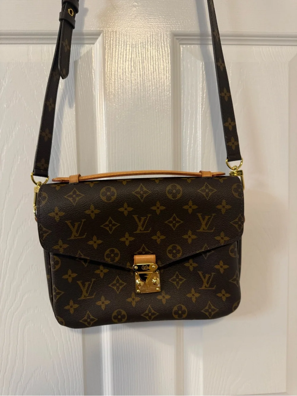 Louis Vuitton Pochette Métis Monogram Canvas Crossbody in Brown and Tan